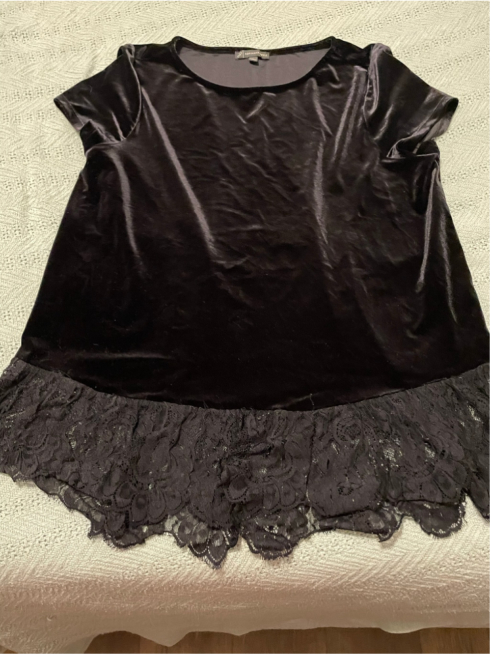 Adrianna Papell Black Velvet Lace Trim Short Sleeve Top Size L whimsygoth office